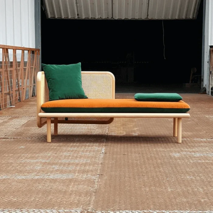 Sofa Retro Kayu Jati Sandaran Rotan