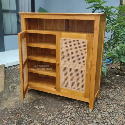 rak lemari sepatu kayu jati 2 pintu rotan