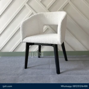 Kursi Makan Minimalis Kain Boucle