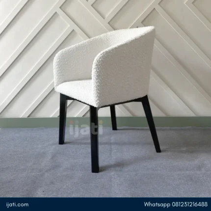 Kursi Makan Minimalis Kain Boucle