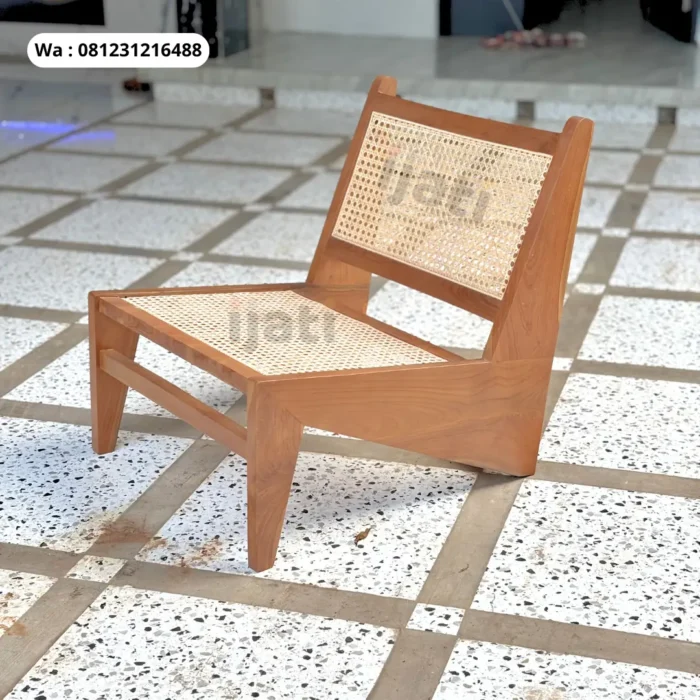 Kursi Santai Kayu Jati Anyaman Rotan
