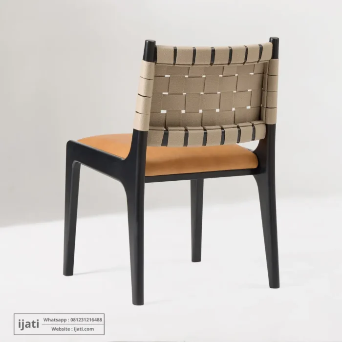 Kursi Makan Cafe Japandi Modern Sandaran Anyam Kulit