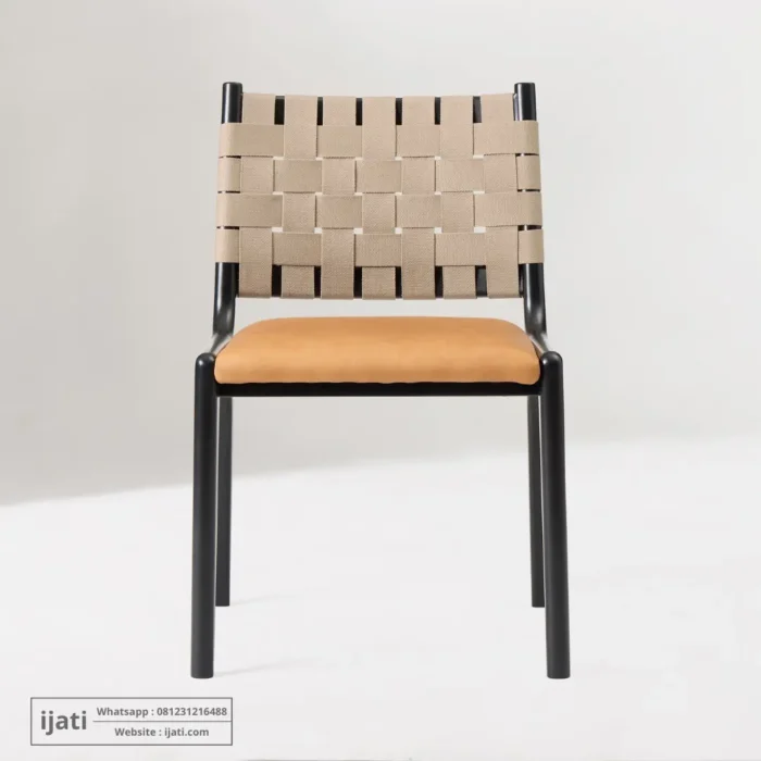 Kursi Makan Cafe Japandi Modern Sandaran Anyam Kulit