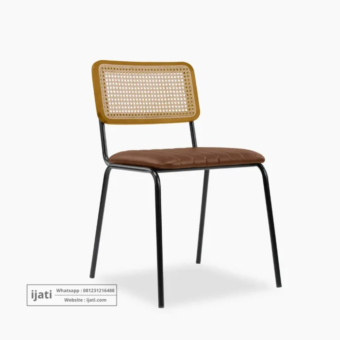 Kursi Cafe Industrial Kombinasi Besi dan Sandaran Rotan