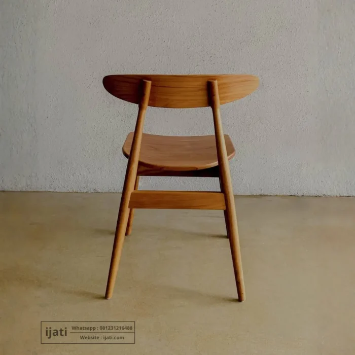 Kursi Cafe Skandinavian Sandaran Melengkung Kayu Jati