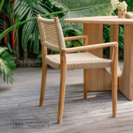 Armchair Bohemian Kayu Jati Natural dengan Sandaran Tali Anyam