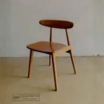 Kursi Cafe Skandinavian Sandaran Melengkung Kayu Jati