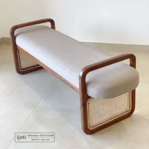 Bangku Ujung Ranjang Mid-Century Aksen Anyaman Rotan