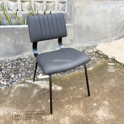 Kursi Cafe Industrial Rangka Besi Jok Busa Minimalis