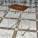 Kursi Bar Industrial Rangka Besi Dudukan Kayu Solid