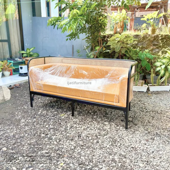 Bangku Sofa Mid-Century Modern Kayu Jati Kombinasi Rotan