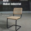 Kursi Cafe Industrial Rangka Besi Kombinasi Rotan Alami - untuk Project Restoran & Villa