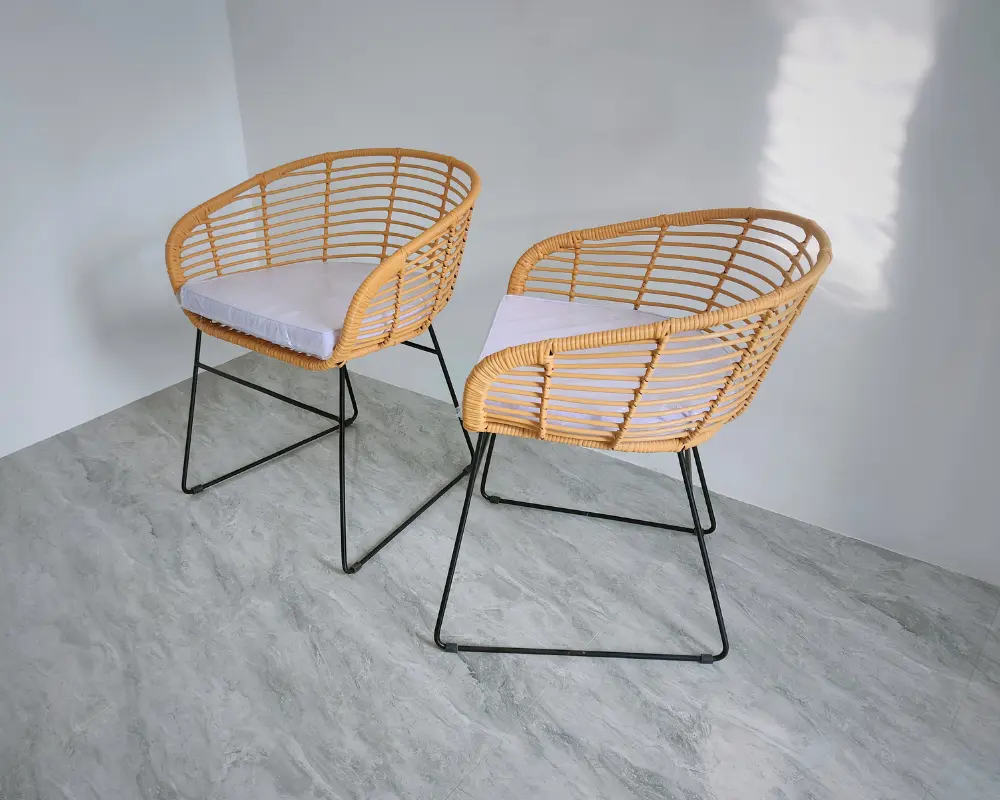 Kursi Rotan Sintetis yang Ringan